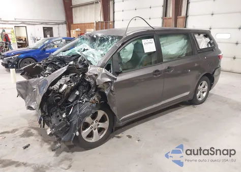 2016 Toyota Sienna L 7 Passenger z USA, uszkodzony, nr VIN 5TDZK3DC5GS759029